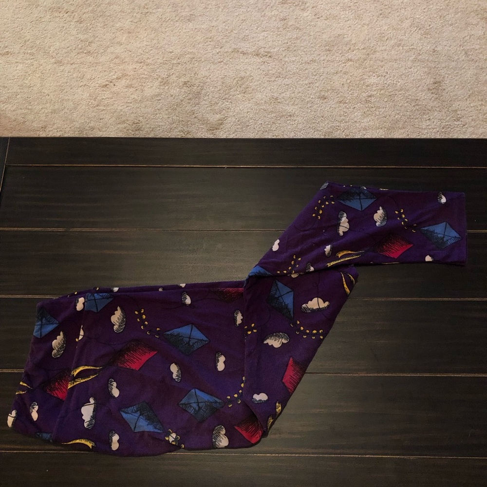 Purple tall and curvy lularoe leggings